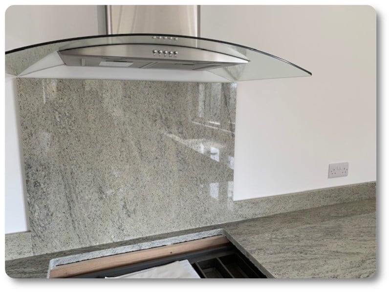 Splashback and Extractor for Hob